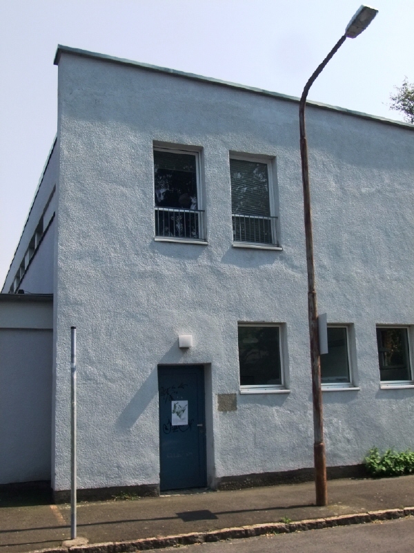 Blick von Seitenstraße auf Objekt