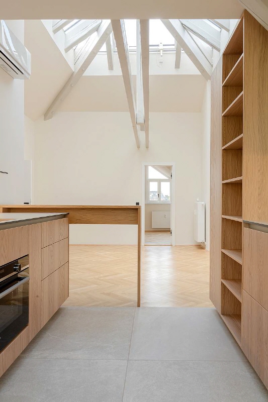 Küche mit Blick in die Essdiele