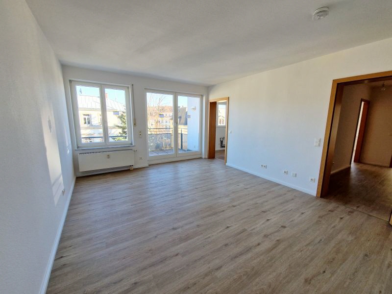 MUSTER-Wohnen mit Zugang zum Balkon