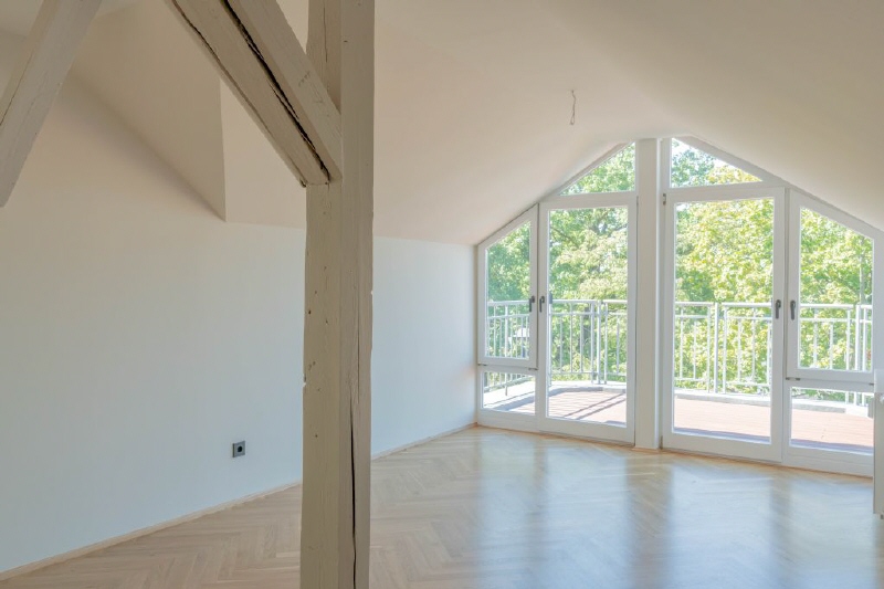 Zimmer mit Balkon