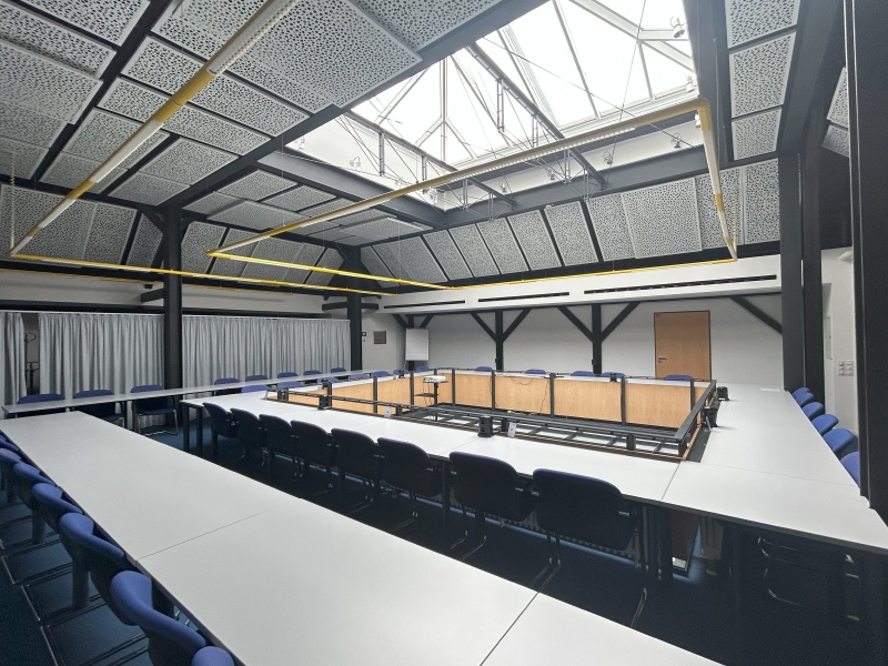 Sitzungssaal Dachgeschoss