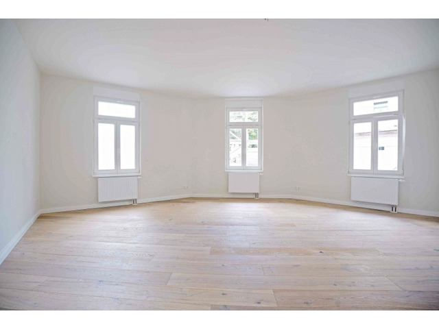 Erstbezug nach Renovierung - Großzügige 4-Zimmerwohnung mit Terrasse