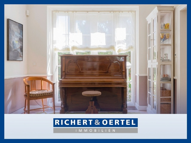 Traumvilla mit Gästehaus und großem Grundstück